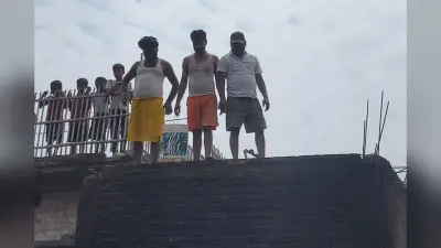 समेली में अगलगी से एक घर जलकर राख, अनाज-कपड़ा और बर्तन सब खाक, ग्रामीणों ने पाया आग पर काबू